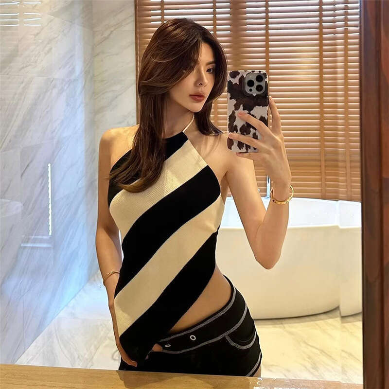 2025 Spring New Women's Solid Color Slim Fit Fashion Halter Neck Sleeveless Sexy Backless Tank Top 15b