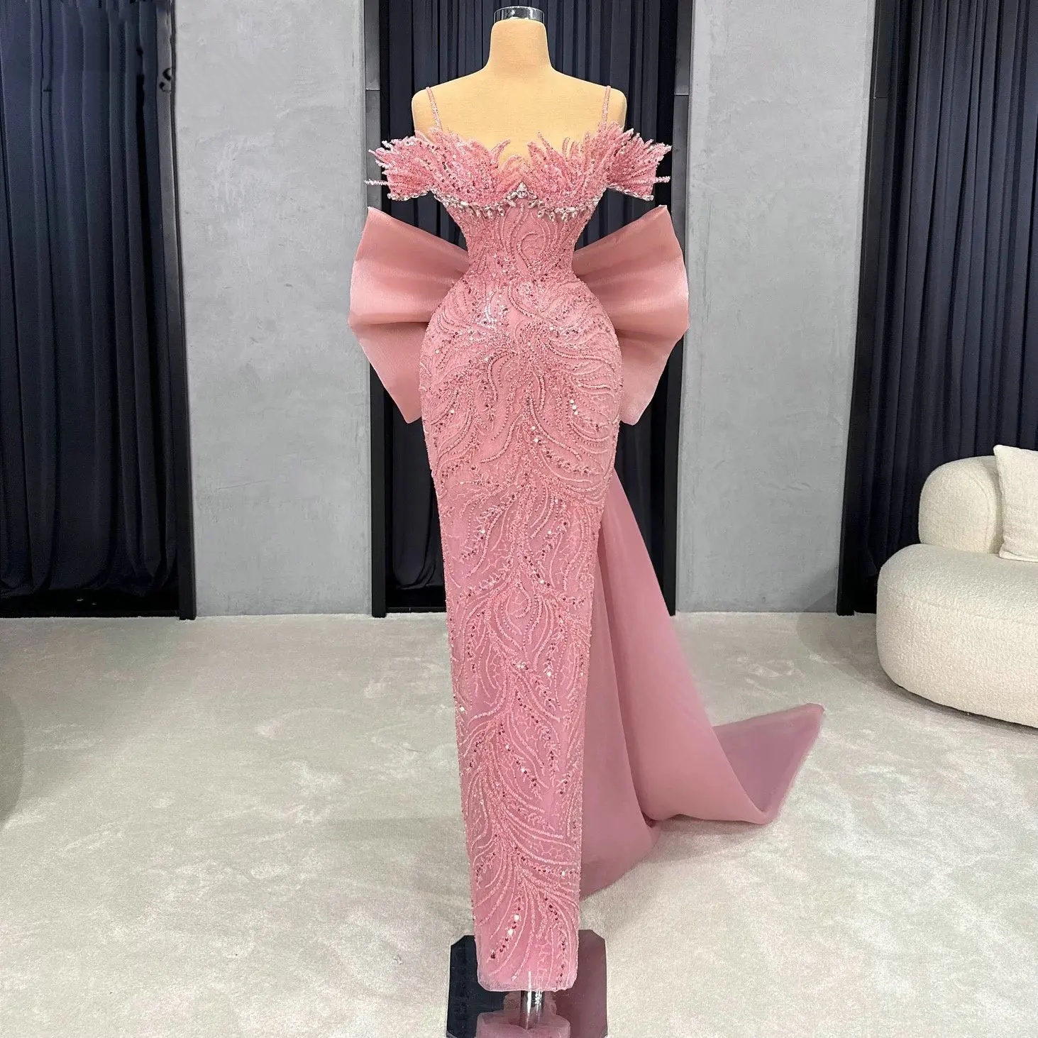 Designer Evening Dresses For Women Spaghetti Straps Off Shoulder Gown Crystal Sequins Bow Dress Party Customized Dress