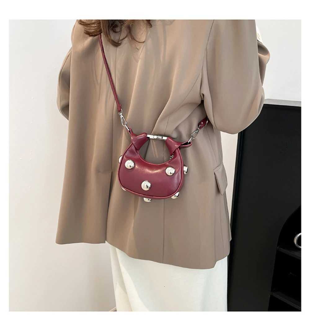 Fi High-end Studded Shoulder Bag Mini PU Leather Crossbody Bags Punk Design Fem Adjustable Strap Handbags Zipper Clutch Y250725