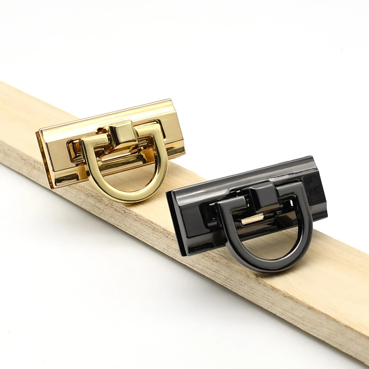 Metal Bag Folding Lock Press Flip Lock Switch Closure Clasp Buckle with D Ring for Bag Parts DIY Hardware Accessories 250723