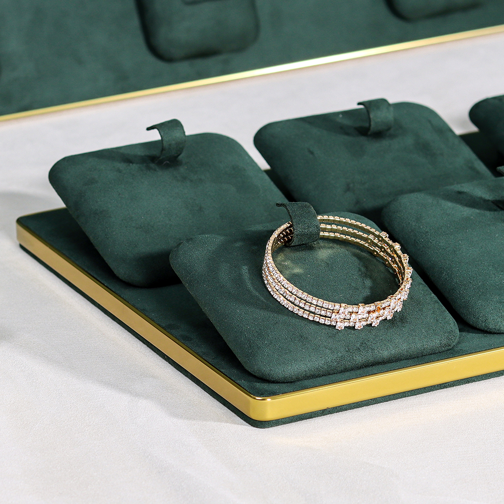 Elegant Accessory Organizer - Premium Ring Holder with Luxurious Jewelry Display Features