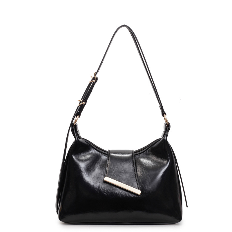 2025 autumn new women's shoulder bag niche design versatile fashion simple casual commuting women's crossbody bag designer bag