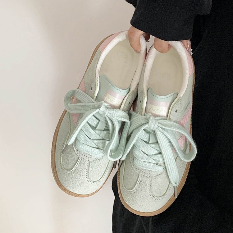 American Style Flat Niche German Training 2024 Summer New Versatile Sports Casual Shoes for Women with Skirts ddmythur