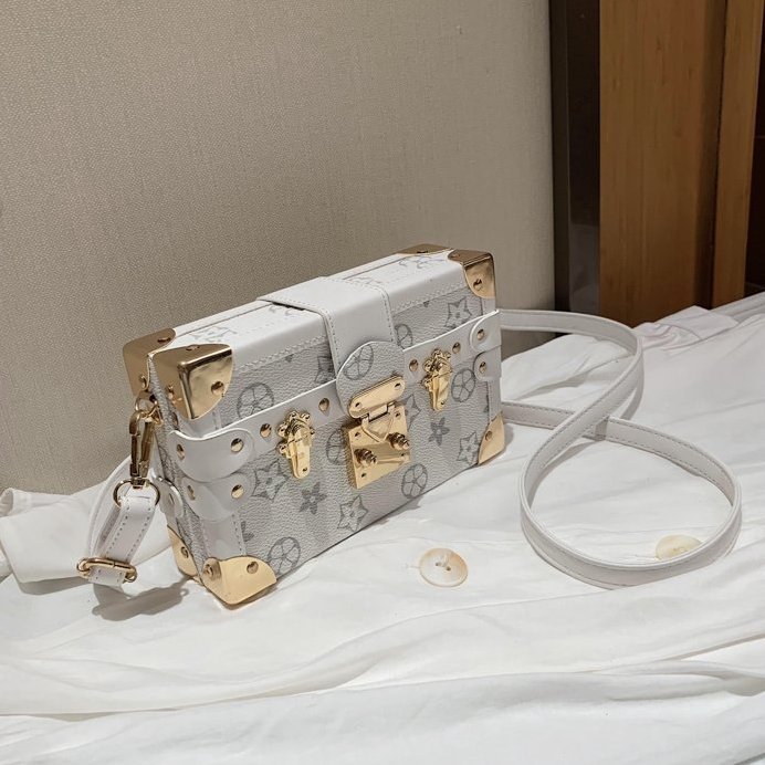 Single - shoulder bags for women with a sense of high - end cross - body bags retro small boxes light luxury high - quality women's bags 2025 new