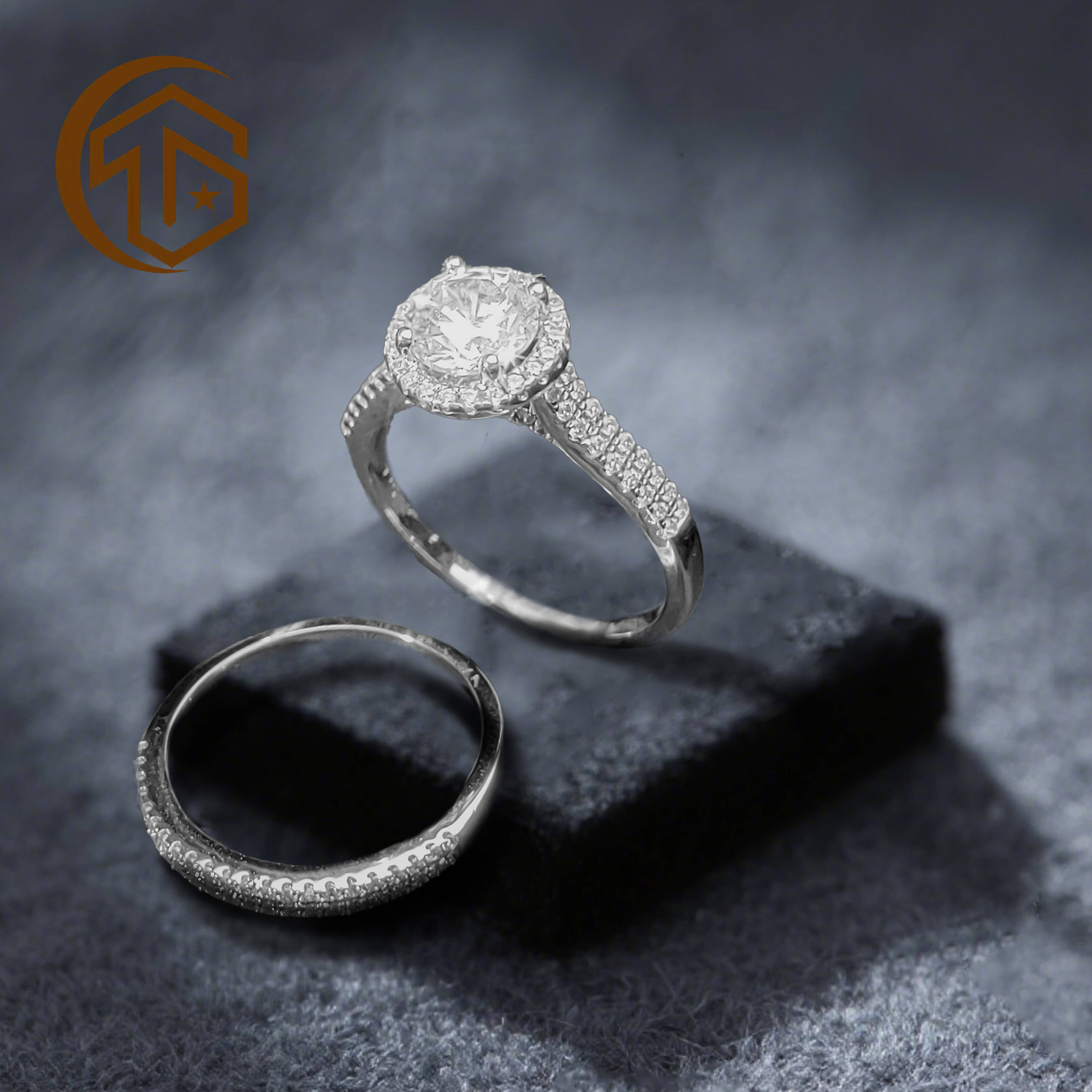 Hot in Europe and America Luxury 925 Silver Moissanite Ring Bridal Wedding Ring Set Couples for Women Men