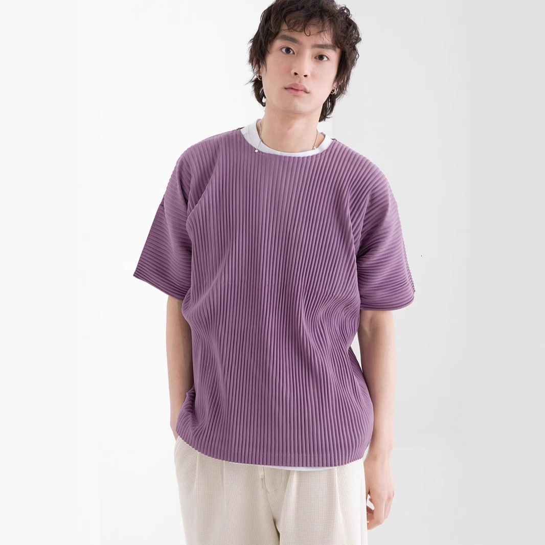 Miyake Pleated T Shirt For Men Summer Clothes Short Sleeve Plain T-Shirt Fashion Black Shirts Round Collar Sports Top 240311