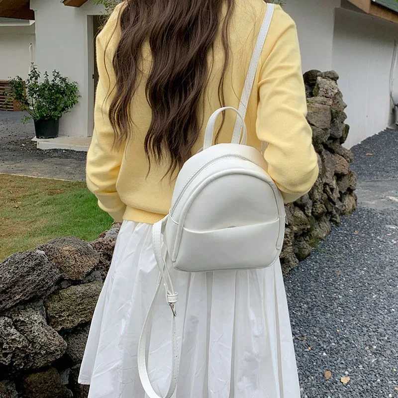 Soft PU Leather Wen Backpack Small Casual Travel Ladies Backpack Fi Fem School Bag for Girls Bagpack Mochila Daypack Y250724