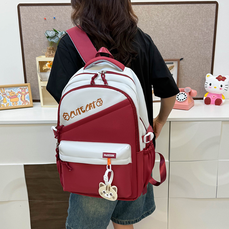 2025 New Designer Lightweight Large Capacity Leisure Backpack Simple Leisure Travel Backpack