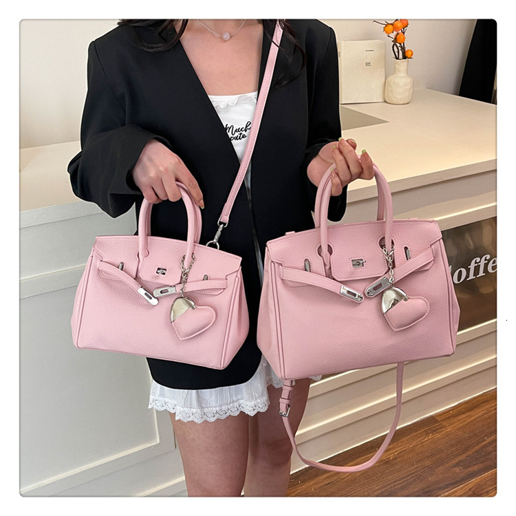 Minimalist Series Women's Designer Handbag 2025 New Fashionable Large Capacity Women's Outdoor Handbag Network Celebrity Same Style Bag Banq