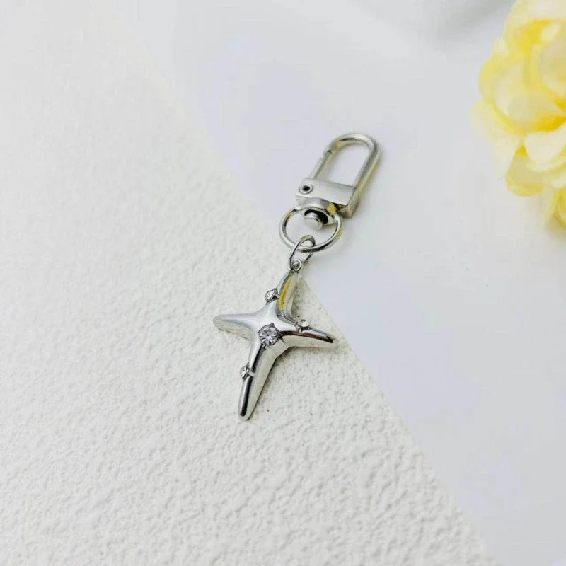 94PB Metal Hollow Star Keychain Moon Keyring Bag Pendant Jewelry Accessories for Women Men Backpack Ornament Car Key Rings 250722