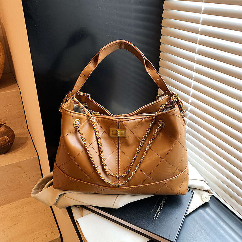 Chanel Style Quilted Chain Underarm for Women Summer Fashionable High-end Commuter Shoulder Crossbody Bag