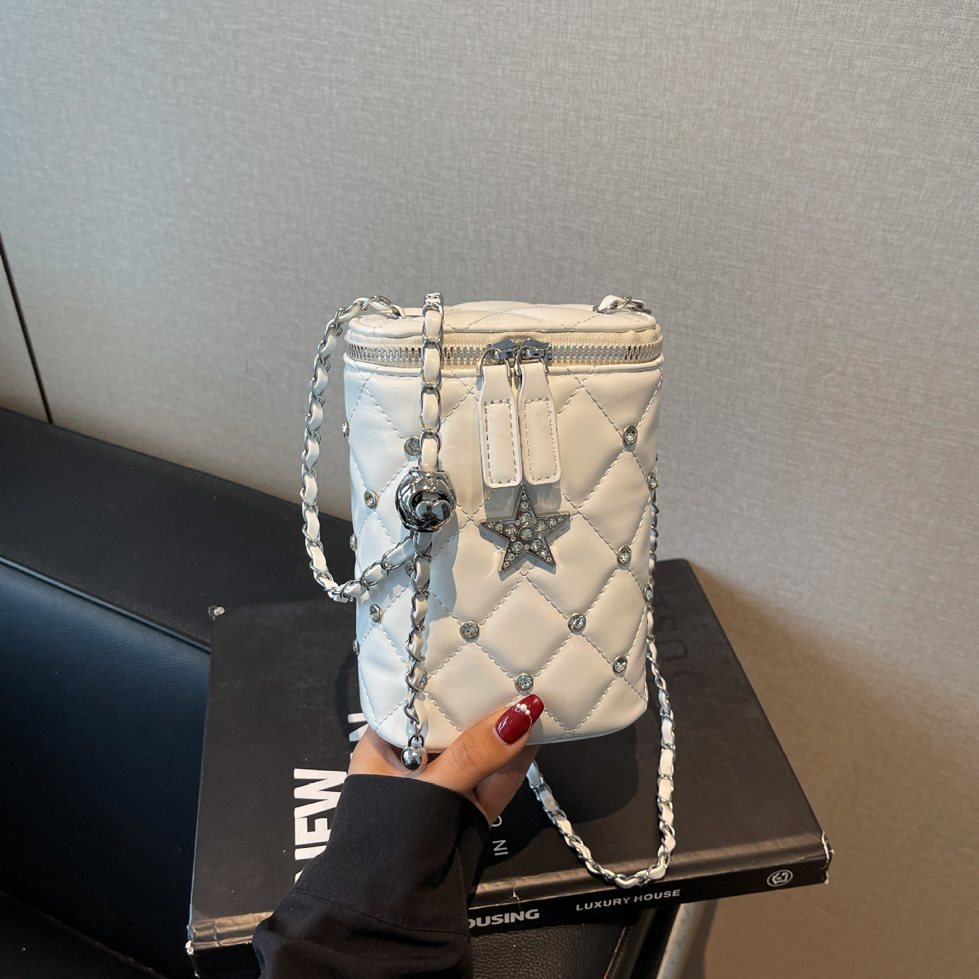 Luxury Brand Designer Bag Korean Style Fashion Small Style Cylinder Bag Quilted Chain Lock Bag Women Box Bag High-End Versatile Crossbody Bag