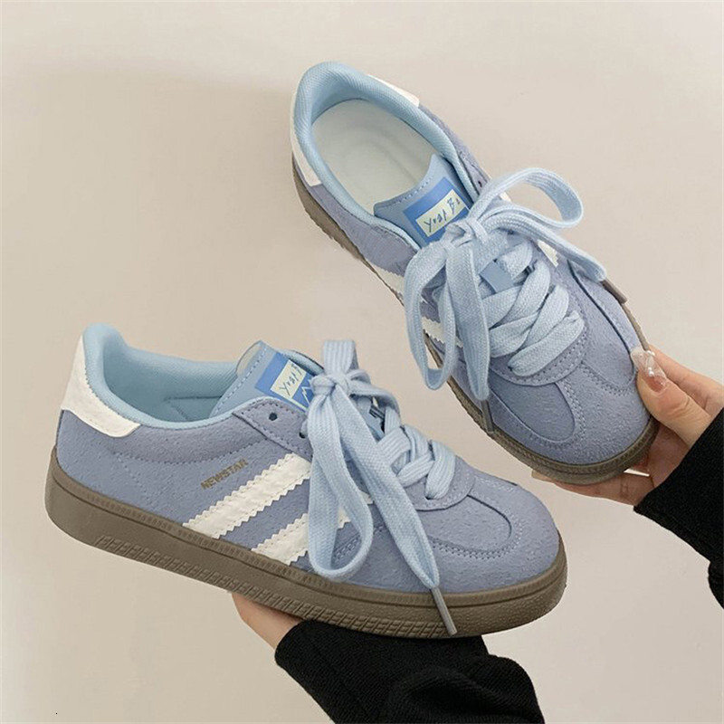 American Style Flat Niche German Training 2024 Summer New Versatile Sports Casual Shoes for Women with Skirts ddmythur