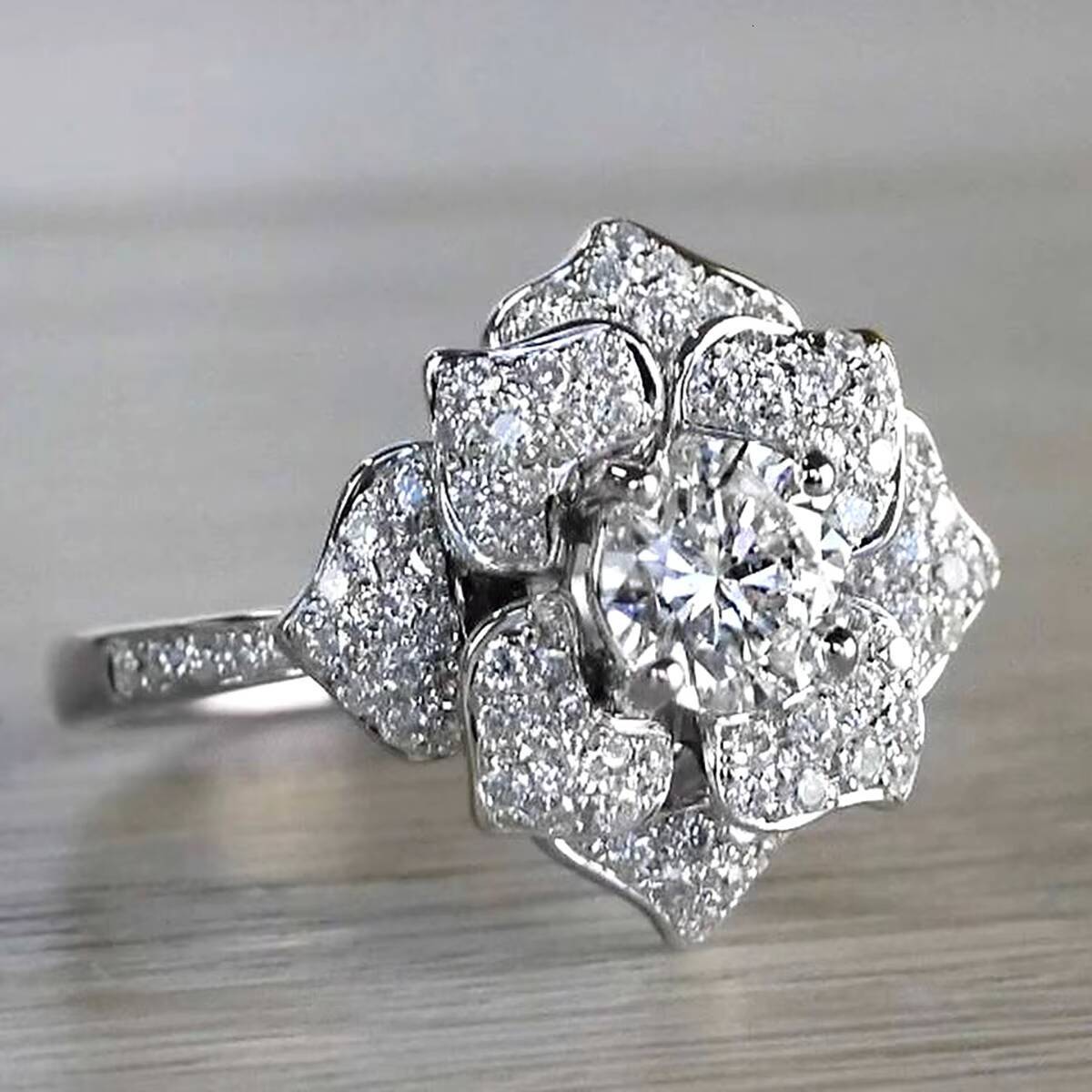 CAOSHI Luxury Flower Design Full Paved Simulated Moissanite Finger Rings for Exquisite Women Wedding Silver Plated CZ Rings OEM