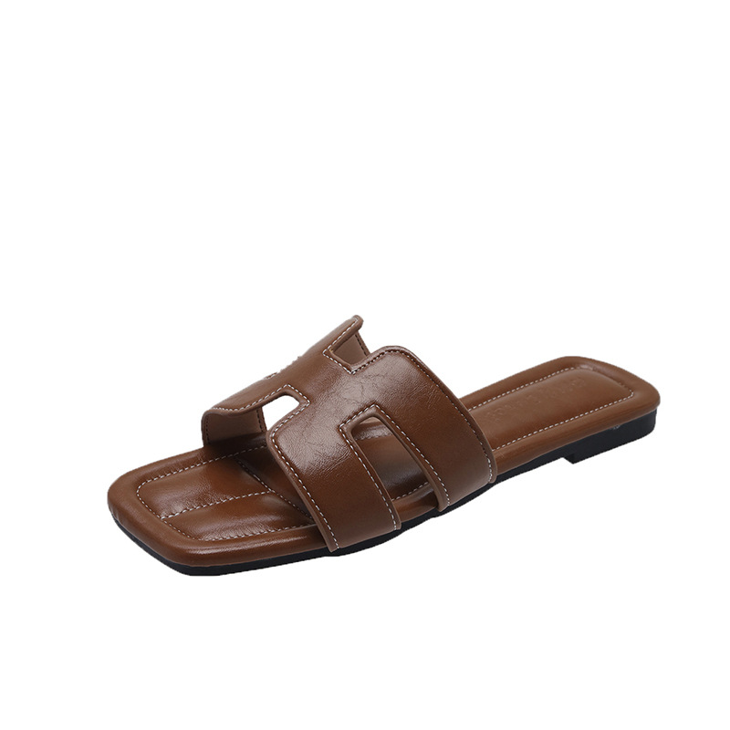 Free Shipping Fashionable Beach Flat Sandals for Women New Design Wearable Outdoors Soft Leather Comfort Versatile Summer Slides