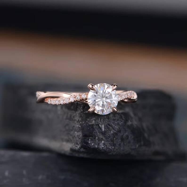 Moissanite Ring Rose Gold Plated Women Fashion Jewelry 925 Sterling Silver Wedding Engagement Bands Jewelry Wholesaler