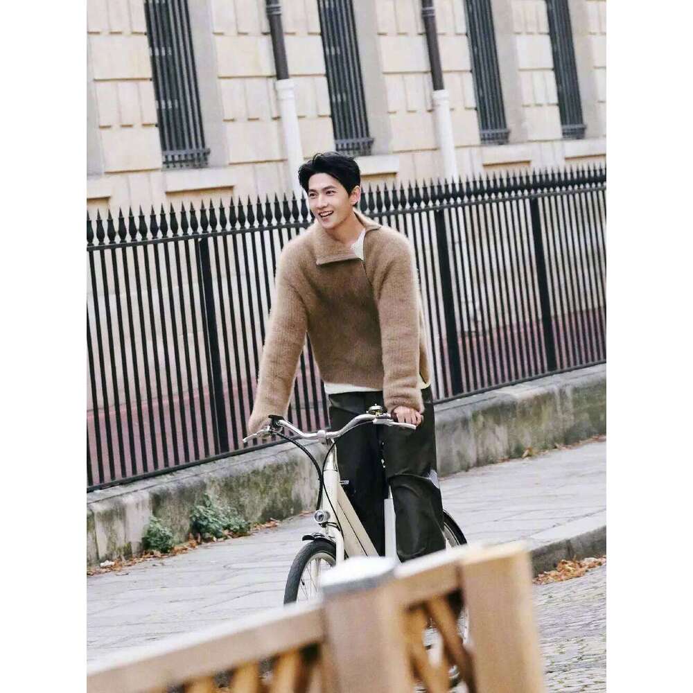 Trendy Camel Color Turtleneck Men's 2025 Winter New Personality Zipper Plush Wool Knitted Sweater Versatile Thermal Cardigan Top