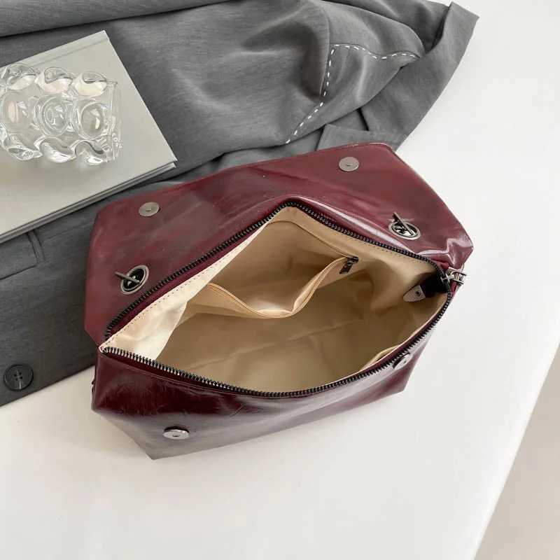 Burgundy Women Chain Shoulder Side Bag PU Leather Handbag And Purse Fashion Luxury Brand Lady Flap Sling Bag Daily Commuting Bag Y250725