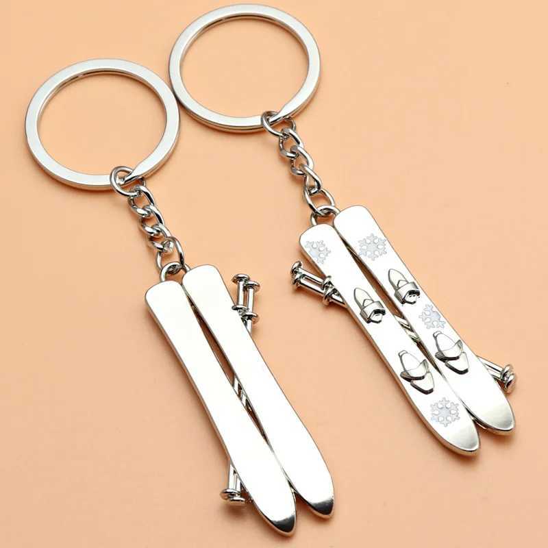 New Mini Snowflake Snowboard Keychain Pendant Ski Games Sled Board Key Chain Keyring Cice and Snow Festival Gift 250715
