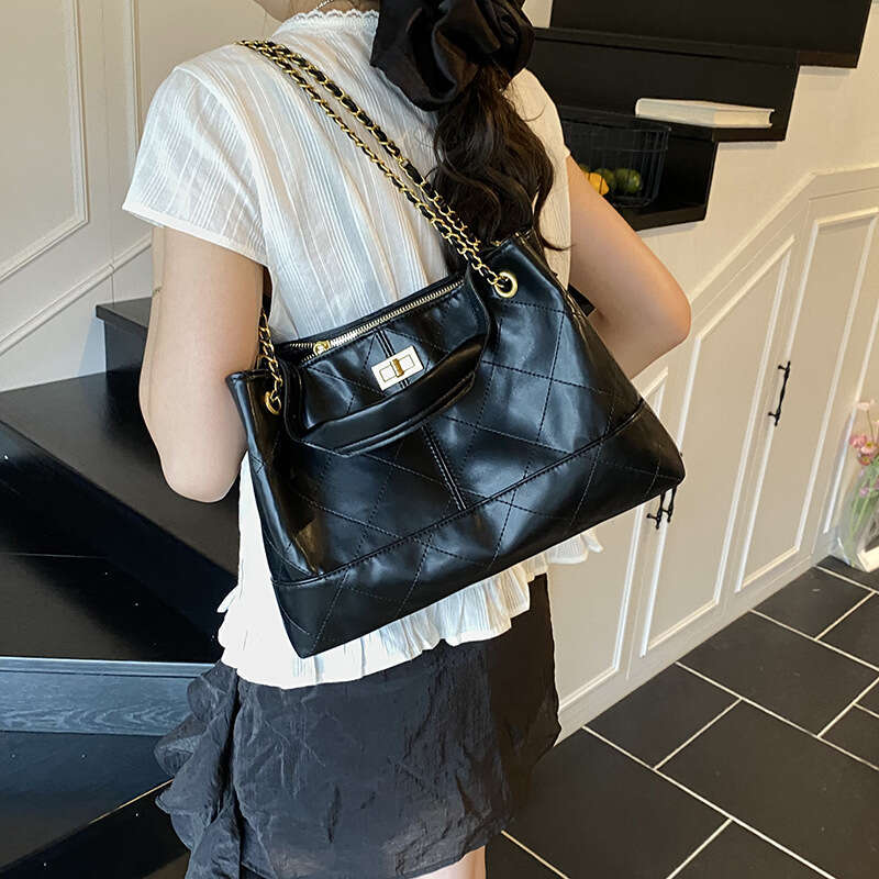 Chanel Style Quilted Chain Underarm for Women Summer Fashionable High-end Commuter Shoulder Crossbody Bag