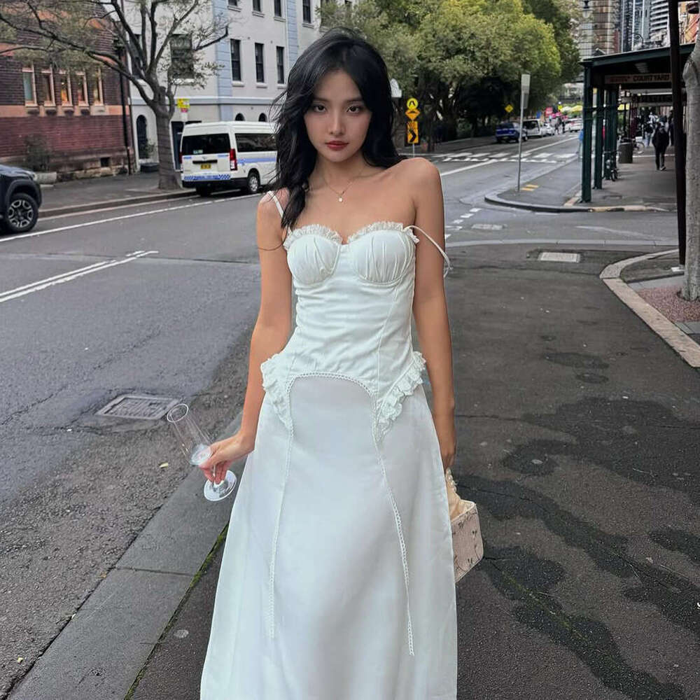2025 Summer New Niche Design Sense Elegant Crop Top Slim Fit Versatile Sleeveless Camisole for Women a3e