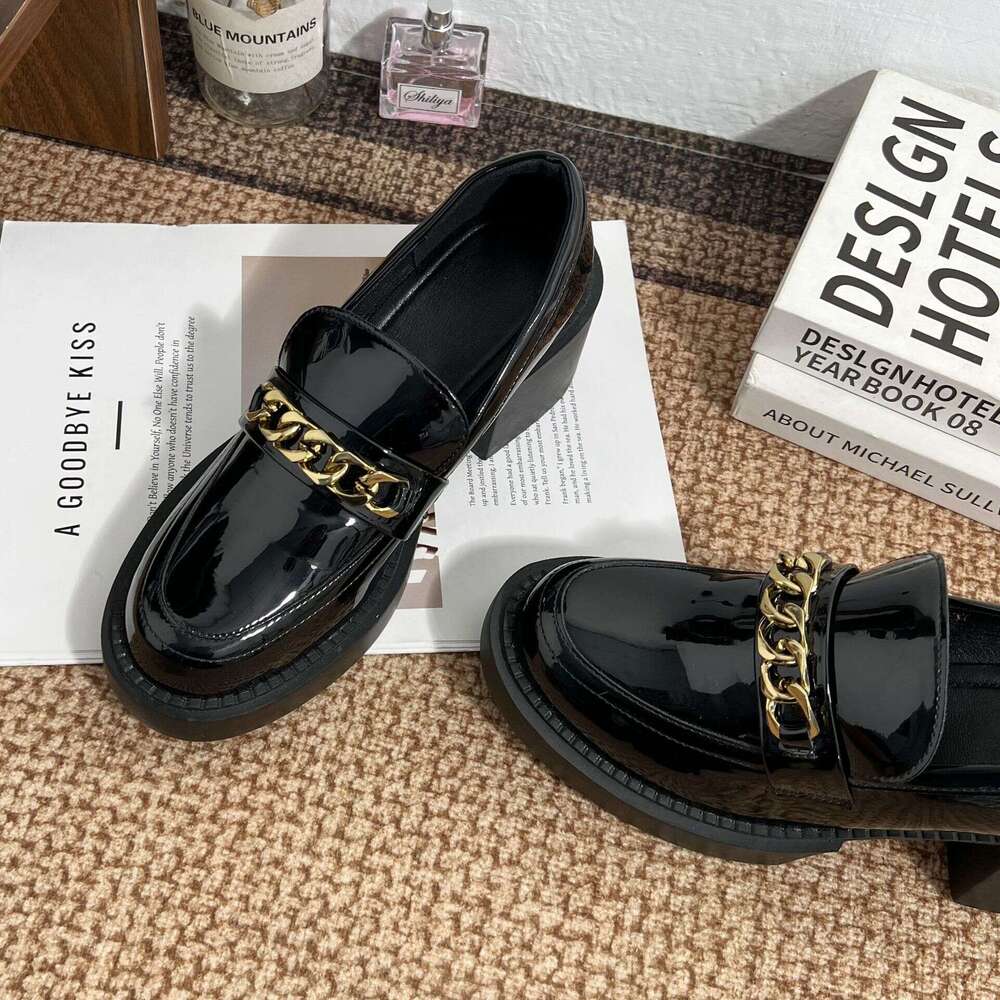 French Hepburn Small 2025 Summer New Thick-Soled Mary Jane Uniform Leather for Women College Style Women's Shoes
