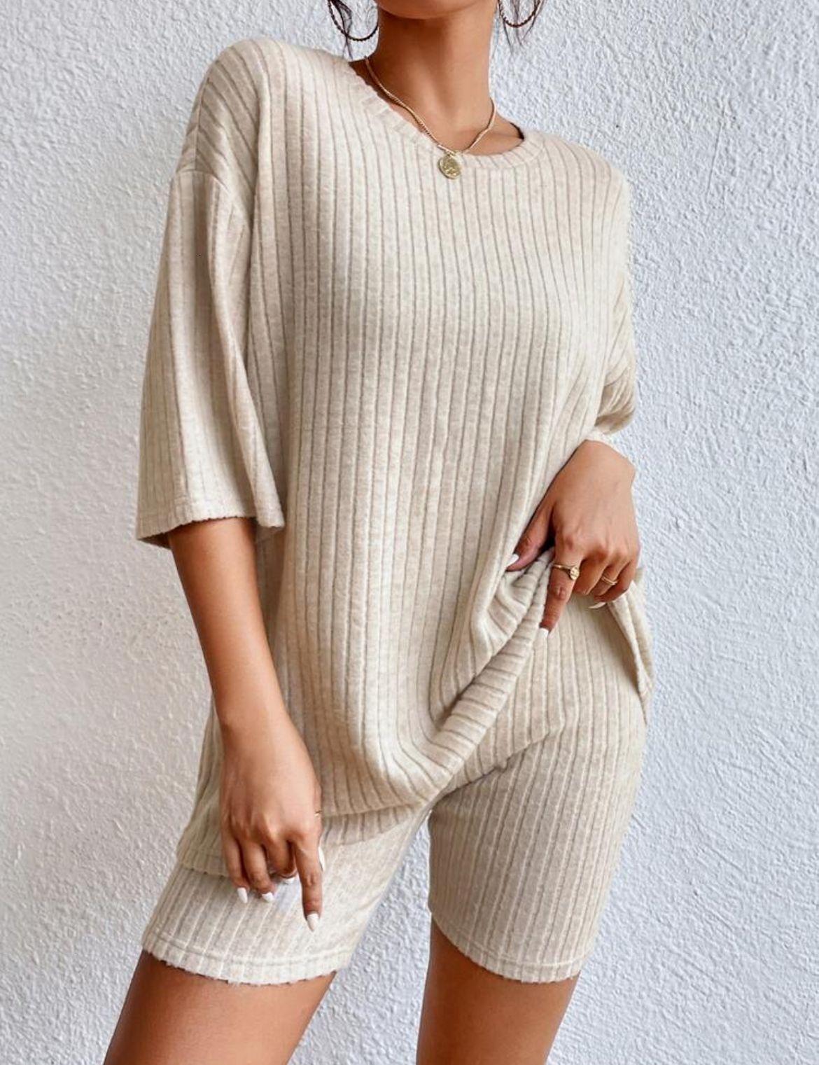 New 2023 Fashion Casual Solid Spring Round Neck Loose fitting Womens Shorts Set