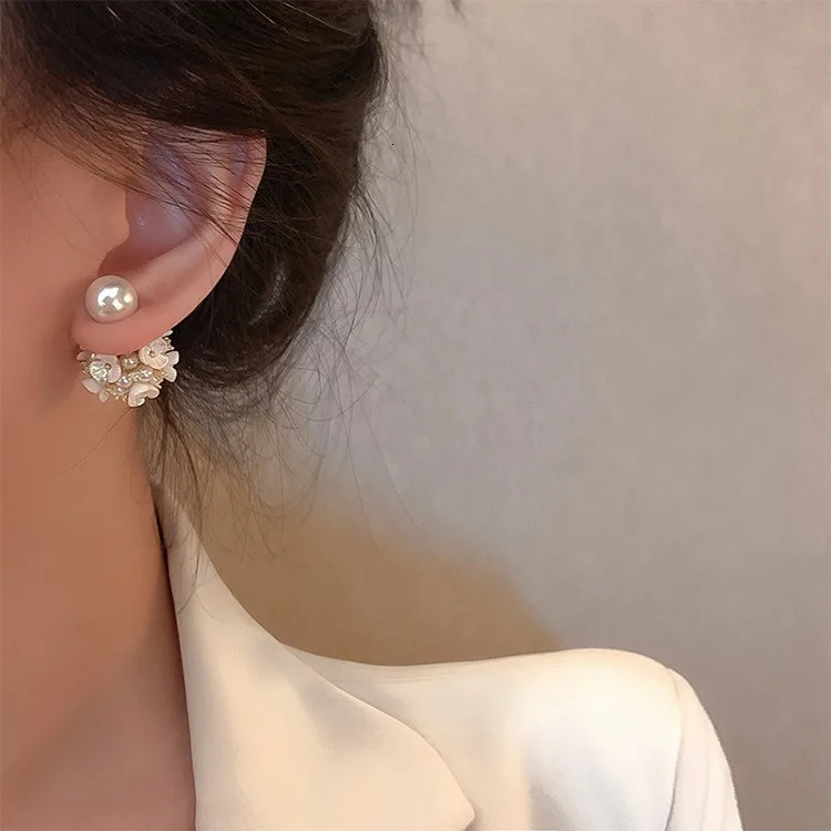 HUANZHI White Pearl Flower Stud Earrings for Women Girls Round Balls Eleg Wedding Jewelry Gifts 250722
