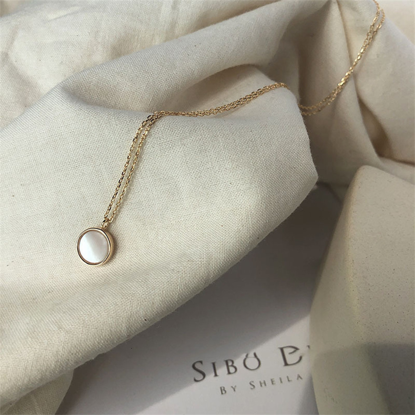 Luxury Designer Necklace Korean Round White Mother-of-pearl Pendant Necklace Elegant Versatile Collarbone Chain Light Luxury Niche Ins Simple Jewelry 