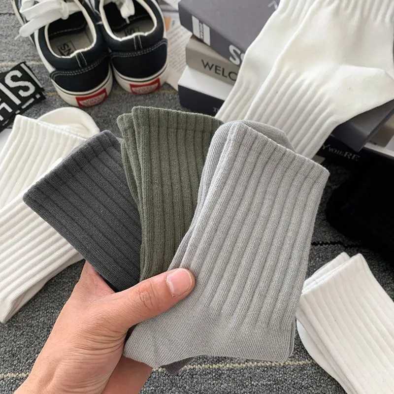 5 Pairs Cool Men Black White Warm Socks Set Autumn Winter Men Solid Color Sport Short Socks For Men X2507251