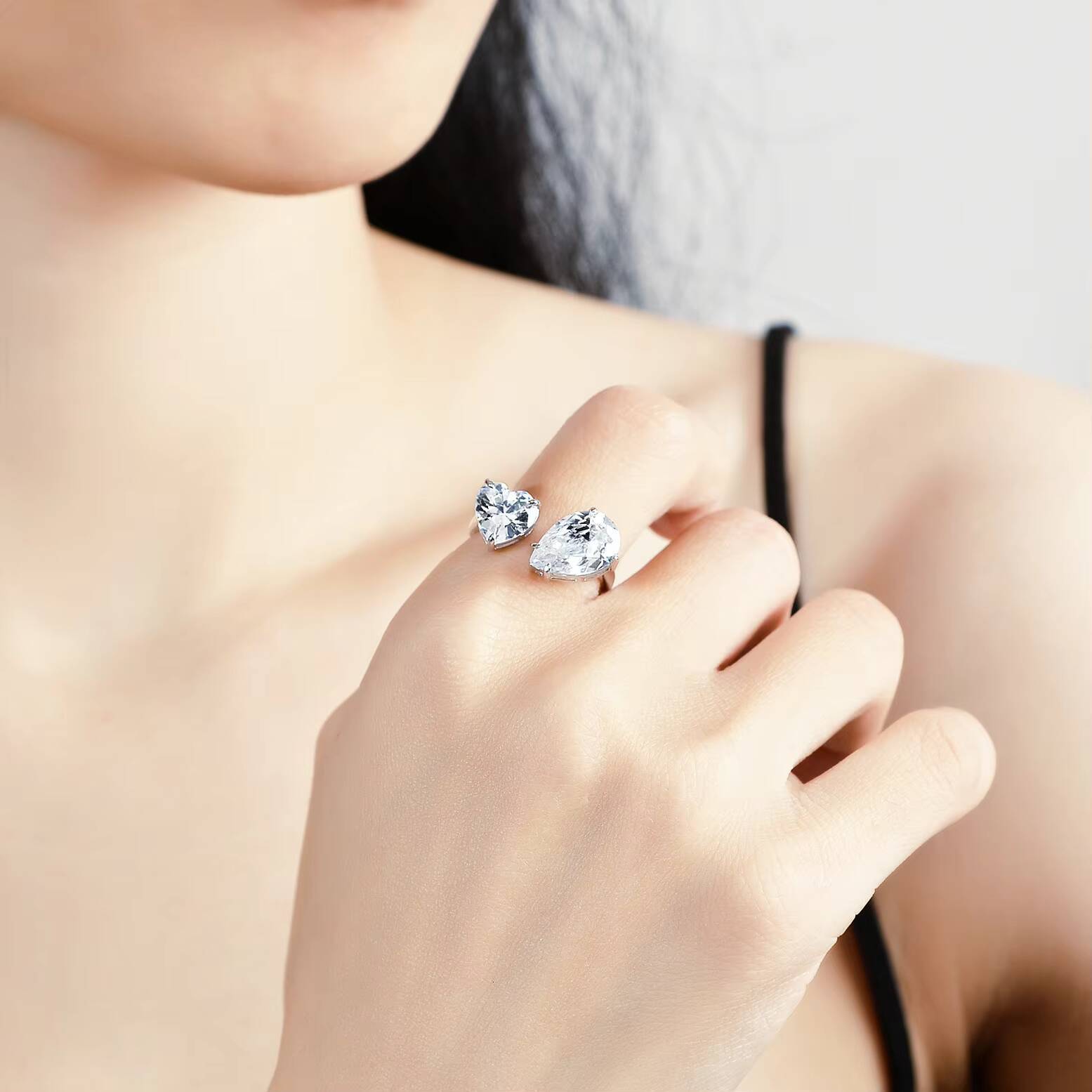 New Fashionable 925 Sterling Silver Heart Pear Cut Moissanite Engagement Ring 6ct with GRA Certificate for Weddings