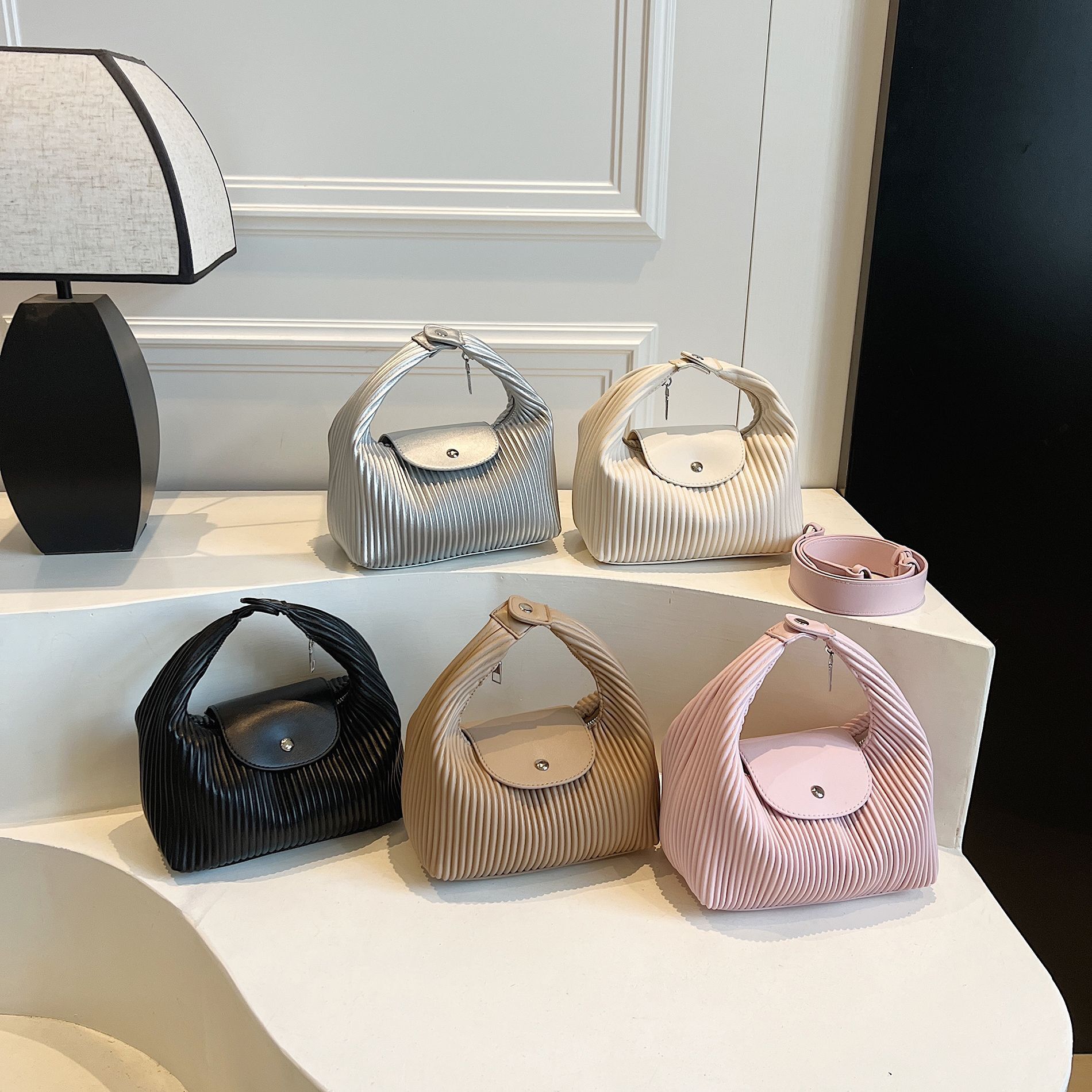 Luxury Brand Designer Bag Crossbody Bag Women's Bag 2025 New Dragon Bags Xiang Simple Commuting Pleated Trendy Versatile Shoulder Handbag