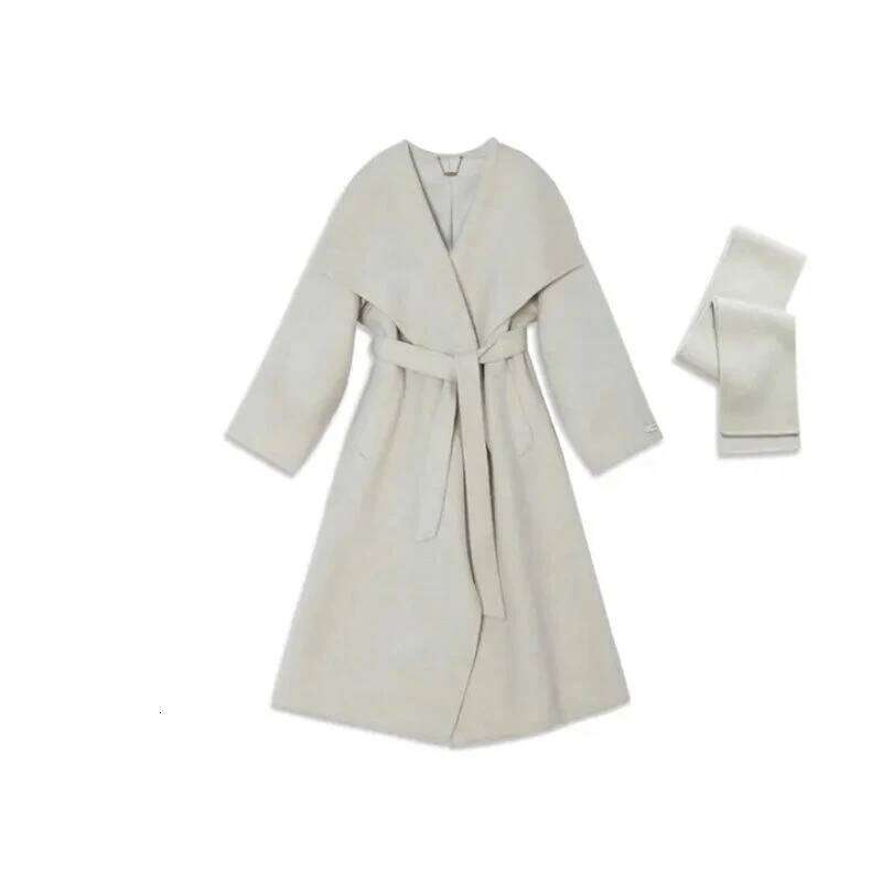 Designer Clothing Autumn Woolen Belt New Shawl Scarf Collar Elegant Female Winter Vintage Lace-Up Overcoat High Street Chic Coats Office Lady Coat Fas