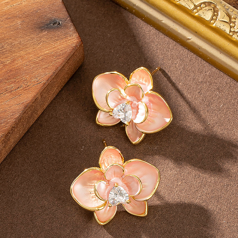 French Style Gentle Sweet Exquisite Oil Drop Dia-Encrusted White Petal Earrings for Women, Versatile and High-End Sier Needle Ear Jewelry