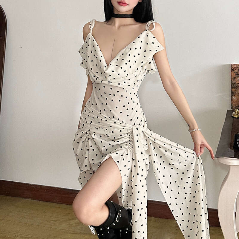 2025 Spring New Women's Solid Color Slim Fit High Waist Fashion V-neck Strap Sleeveless Dress a9e