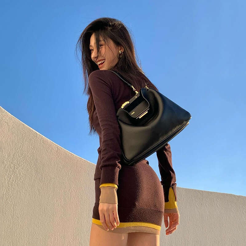 2024 Autumn New Women's Solid Color Slim High Waist Street Fashion Round Neck Long Sleeve Dress d03