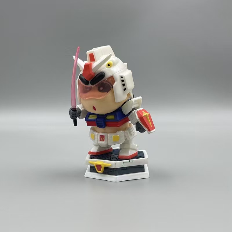 GK Crayon Shin-chan, base with light-up function, Gundam Shin-chan GD figure, car ornament, chassis doll model
