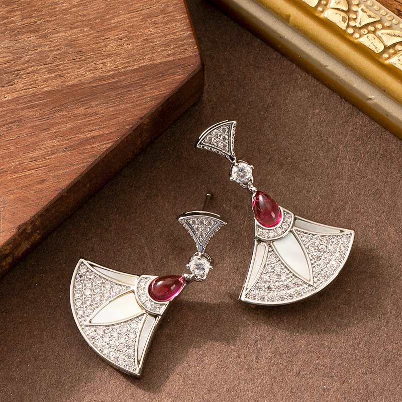 Sier Needle Fashion Exquisite Dia-Studded Small Dress Fan-Shaped Pendant for Women High-End Versatile Elegant Little Style Earrings