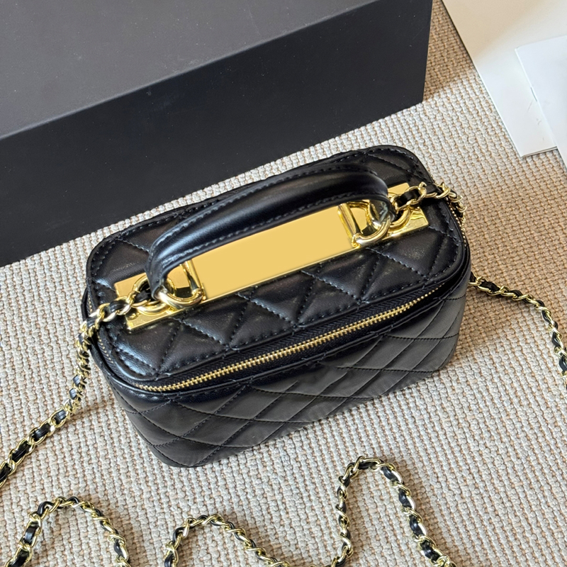 Women Designer Classic Trendy Vanity Box Bag Lambskin Card Holder Gold Hardware Chain Crossbody Shoulder Cosmetic Case Makeup Pocket Top Leather Handle Clutch 17CM
