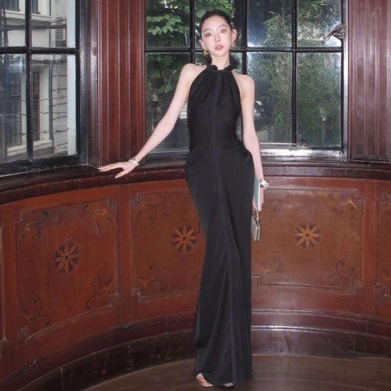 2025 Summer New Simple Solid Color Off-Shoulder Design Halter Bodycon Slim Fit Elegant Dress 6b6