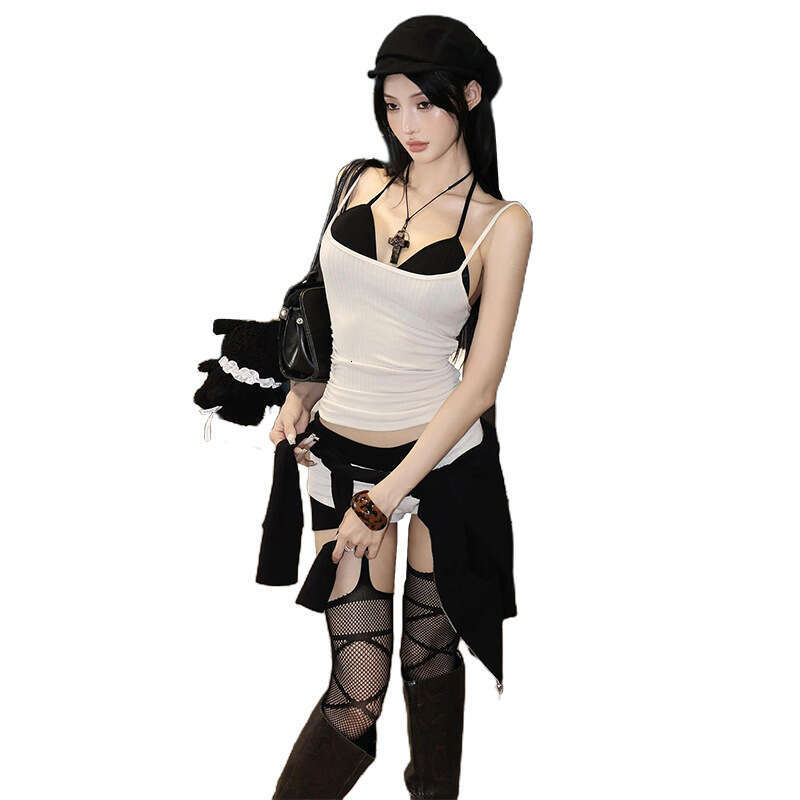 2025 Summer INS Style New Slim Waist Slimming Camisole Top and Shorts Set for Women 11e