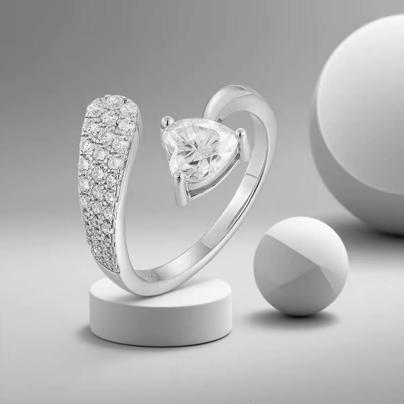 Moissanite Ring Diamond Vvs Ring Womens Fashionable and Simple Open Ring with Heart-shaped Moissanite Inlay Customization