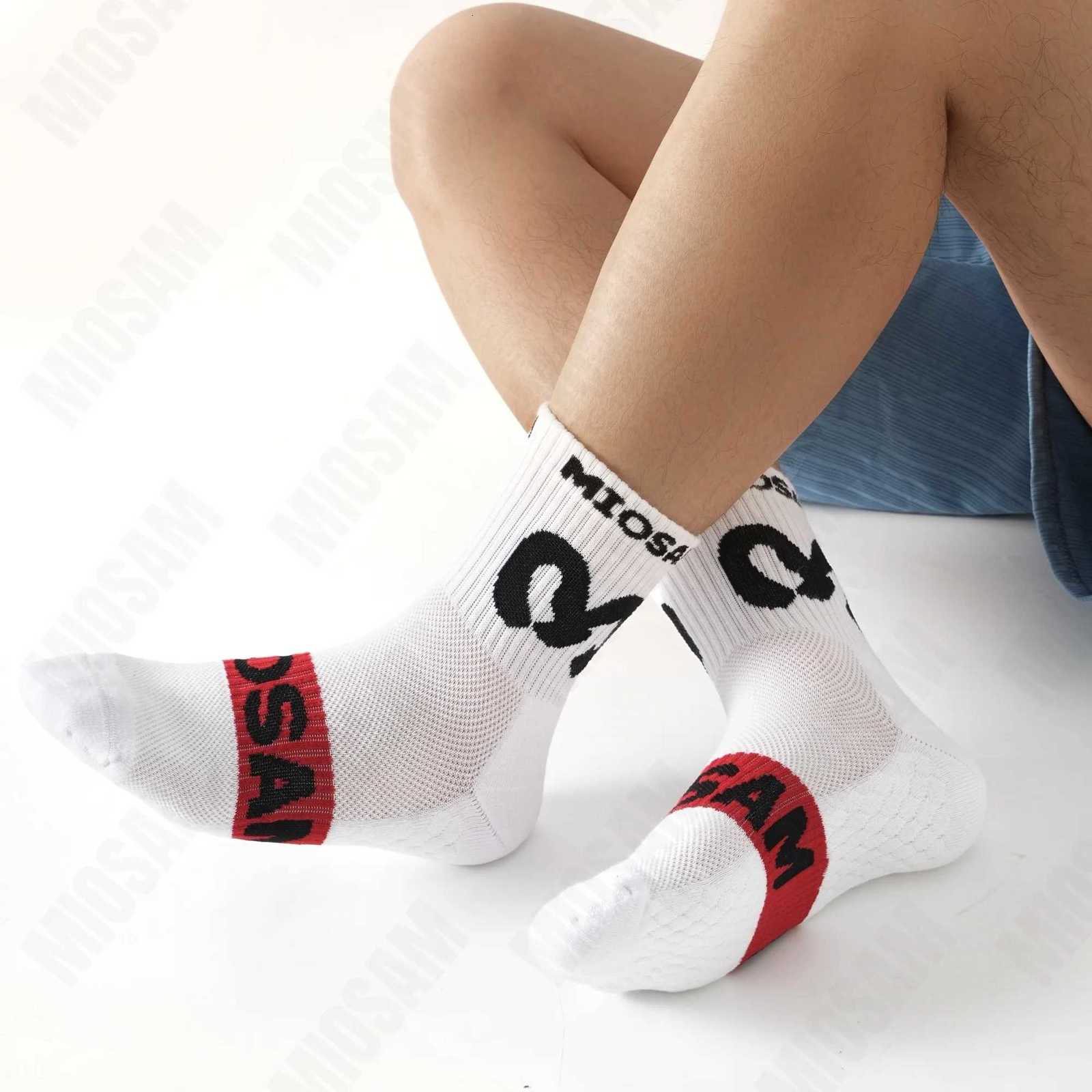 2 Pairs of Mens Combed Cotton Breathable Moisture Wicking Comfort Crew Socks Casual Sports Terry Bottom Socks X250725