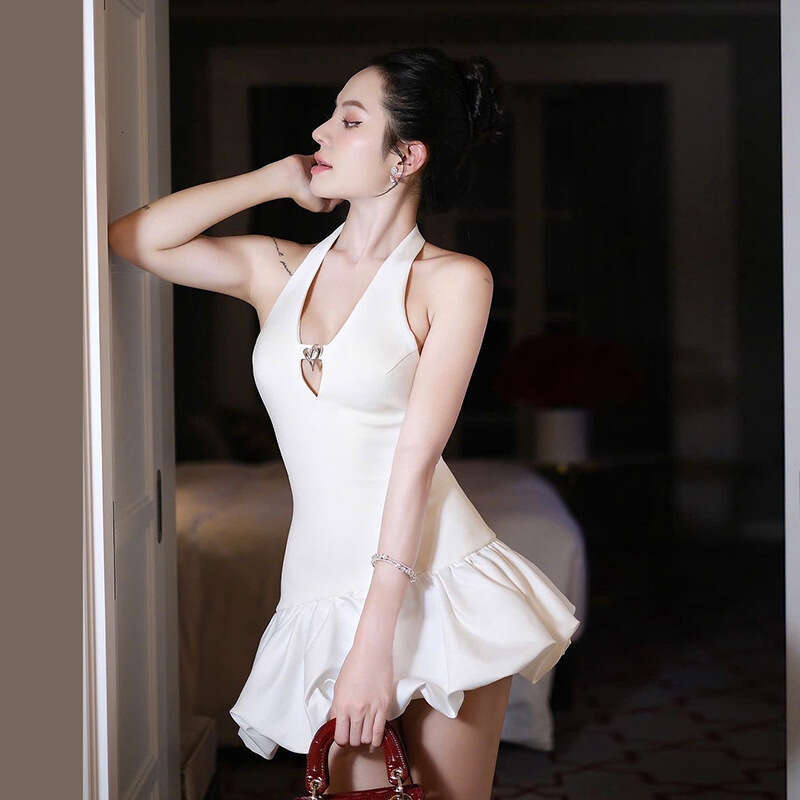 2024 Autumn Winter New Women's Solid Color Slim High Waist Street Fashion Halter Neck Sleeveless Dress 334