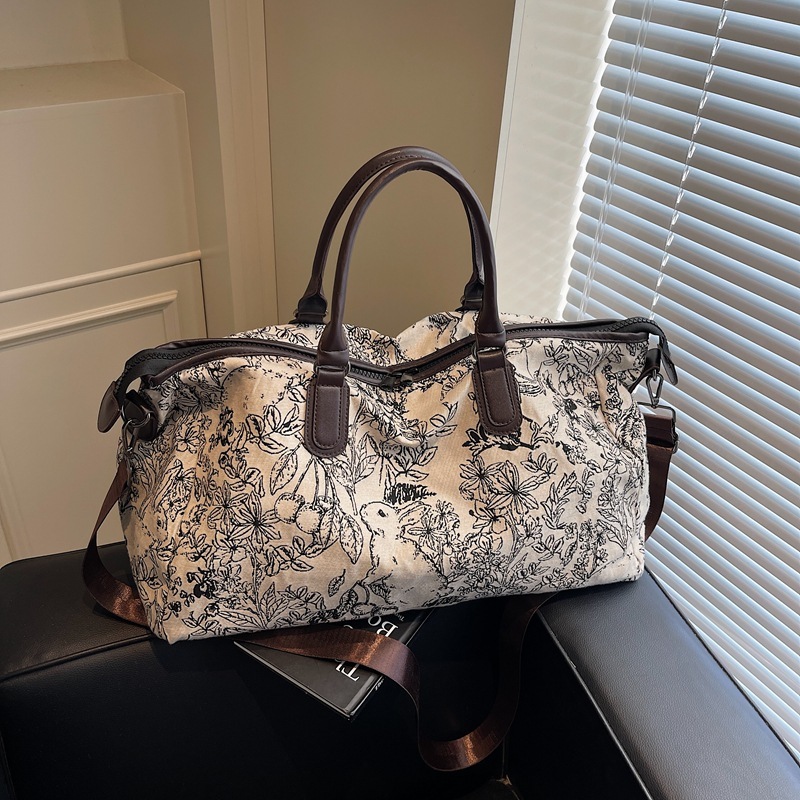 Men's Large Capacity Shoulder Bag 2025 New Women's Luxury Brand Handbag Fashion Design Personalized Leisure Commuter Travel Bag Outdoor Comm