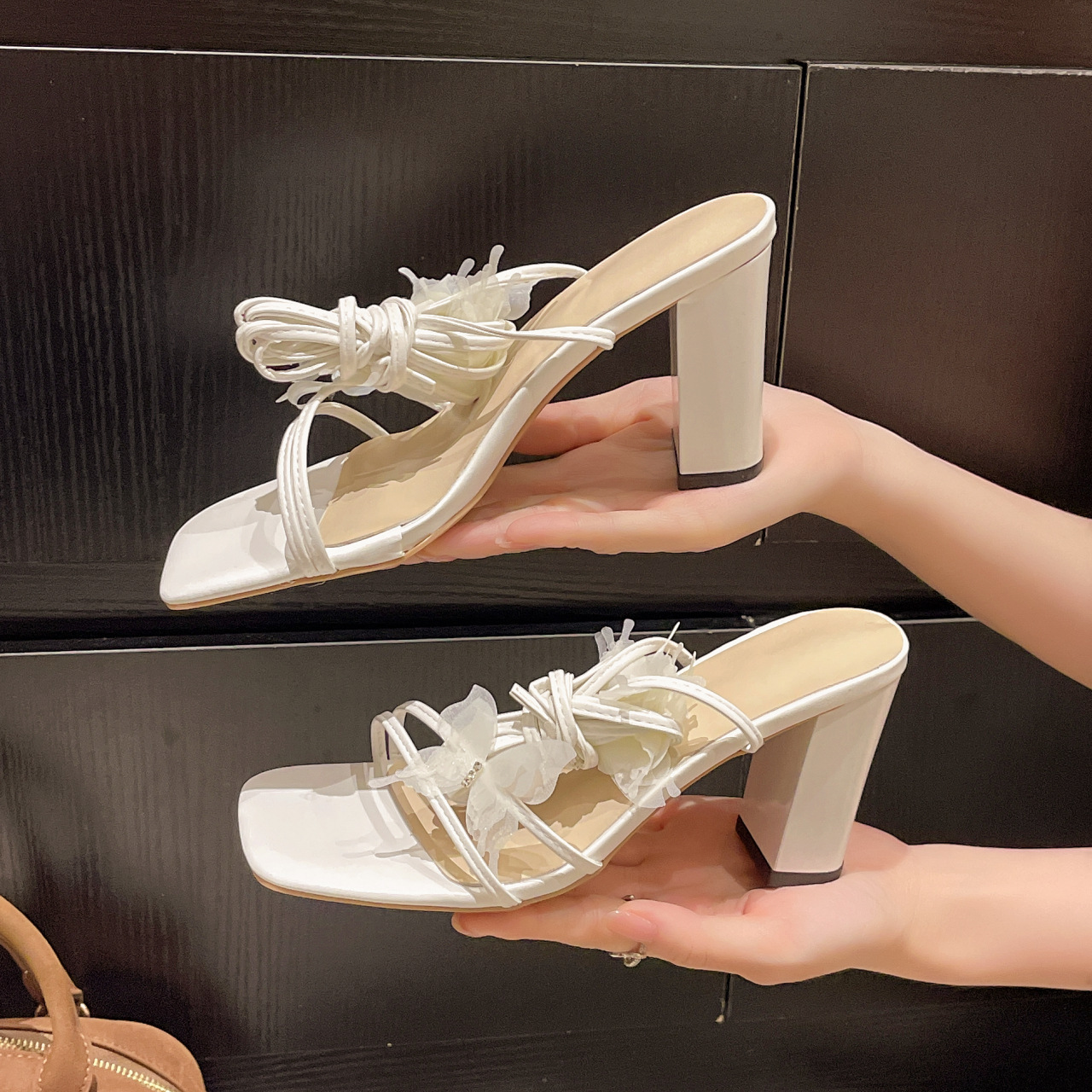 Designer sandals 2025 New Fake French Style Lace-Up Roman Summer Chunky Heel Sandals Fairy Shoes Elegant Design Sense