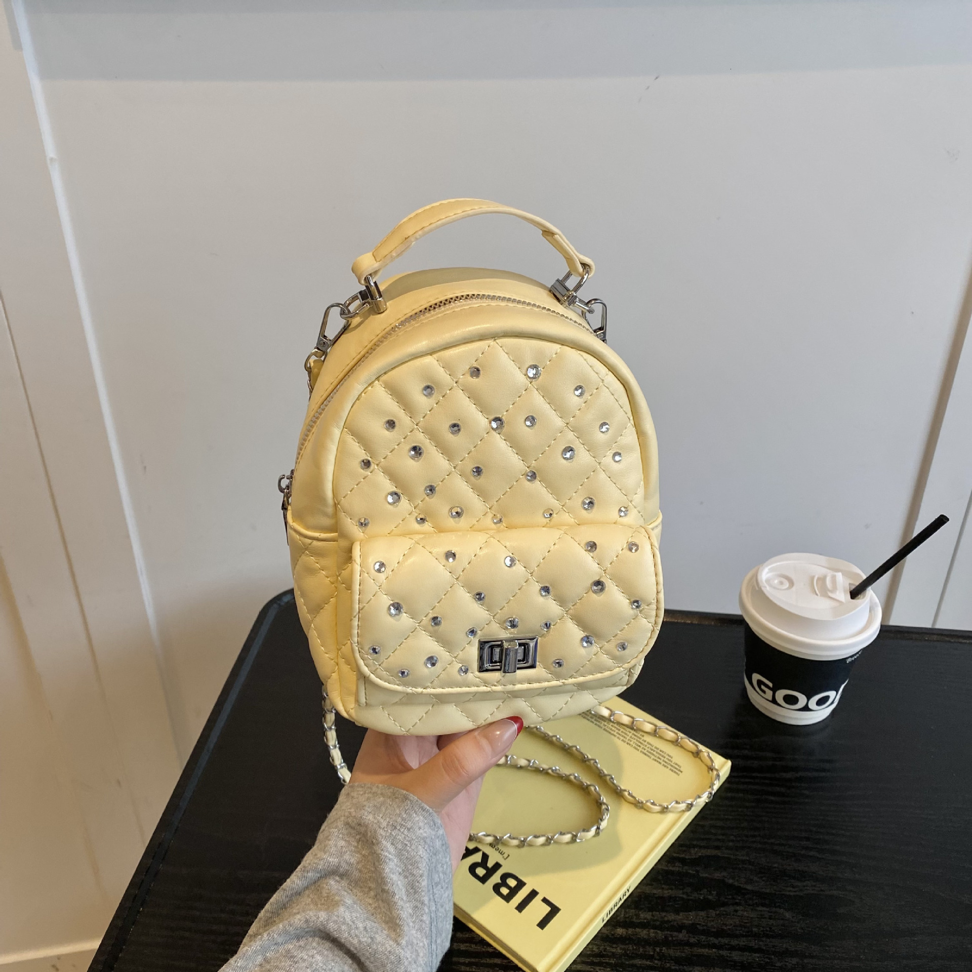 Luxury Brand Designer Bag High-End Niche Quilted Chain Shoulder Bag For Women With Rhinestones, New Fashion Versatile Backpack And Handbag