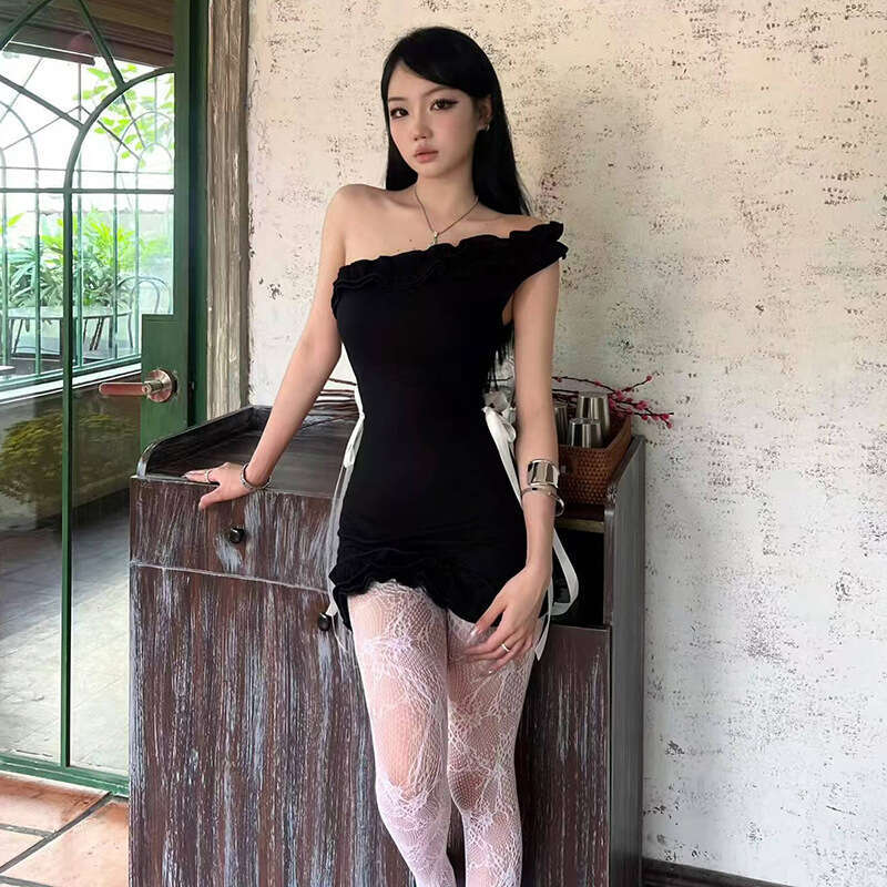 2025 Ins Style Summer Off-Shoulder New Ruched Lace Slim Waist Dress 32a