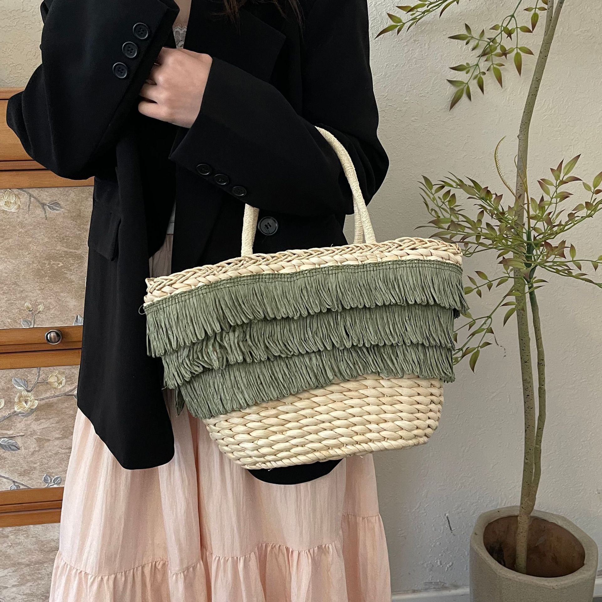 Luxury Brand Designer Bag Tassel Tote Woven Bag Ins Beach Trendy Handbag Women's Bags Vacation Handheld Straw Woven Bag