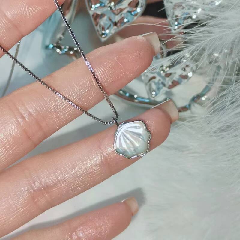 2024 Fashion Jewelry Necklace for Women Girls Minimalist Designer Shell Pendant Initial Necklace Silver Necklace